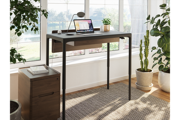Black Luma Lift Desk 6761