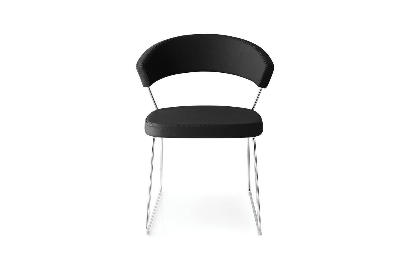 The contemporary New York chair made by Calligaris Five Elements Furniture