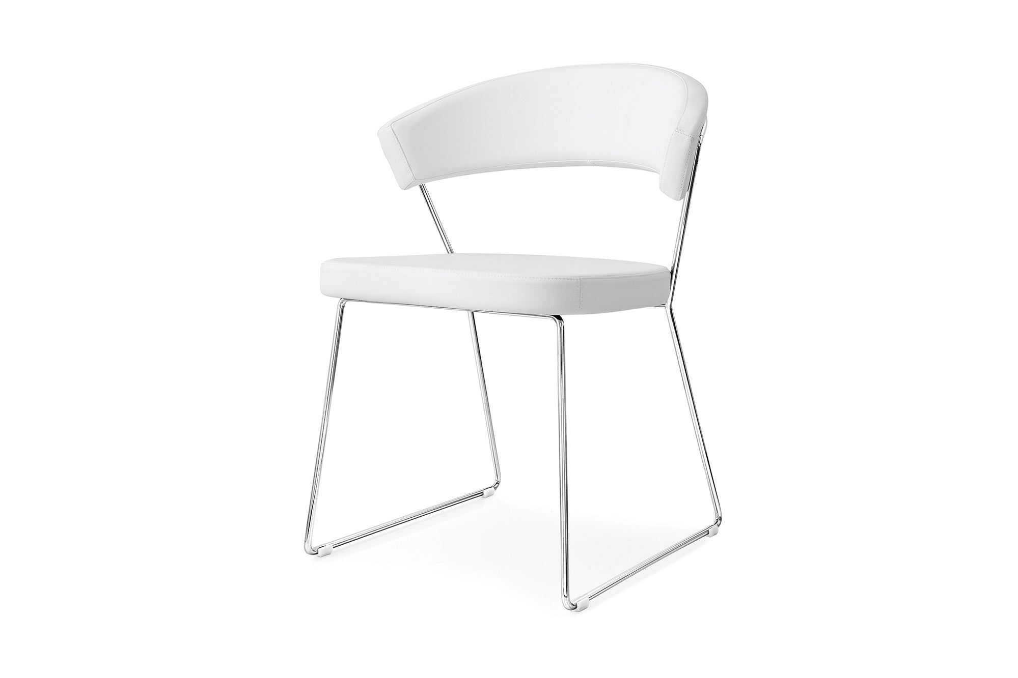 The contemporary New York chair made by Calligaris Five Elements Furniture