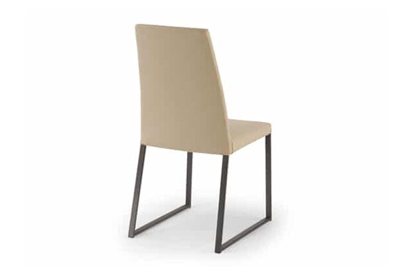 Curvo Chair